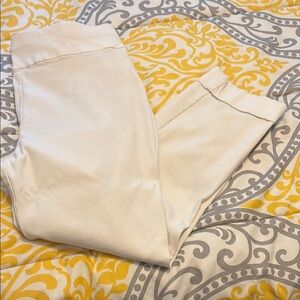 New York and Co. white cropped pull on pants